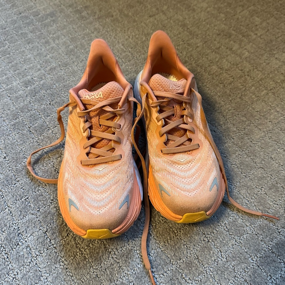 Hoka Clifton 10